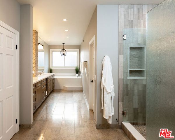 29402 Deerview Court, Agoura Hills, CA 91301
