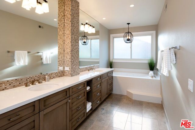 29402 Deerview Court, Agoura Hills, CA 91301