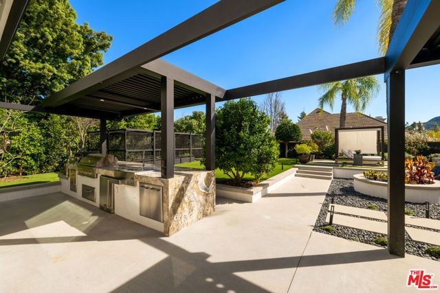 29402 Deerview Court, Agoura Hills, CA 91301