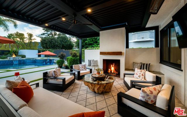 29402 Deerview Court, Agoura Hills, CA 91301