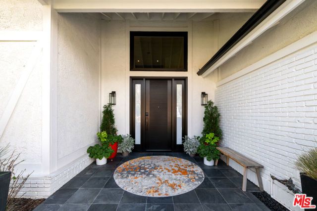 29402 Deerview Court, Agoura Hills, CA 91301