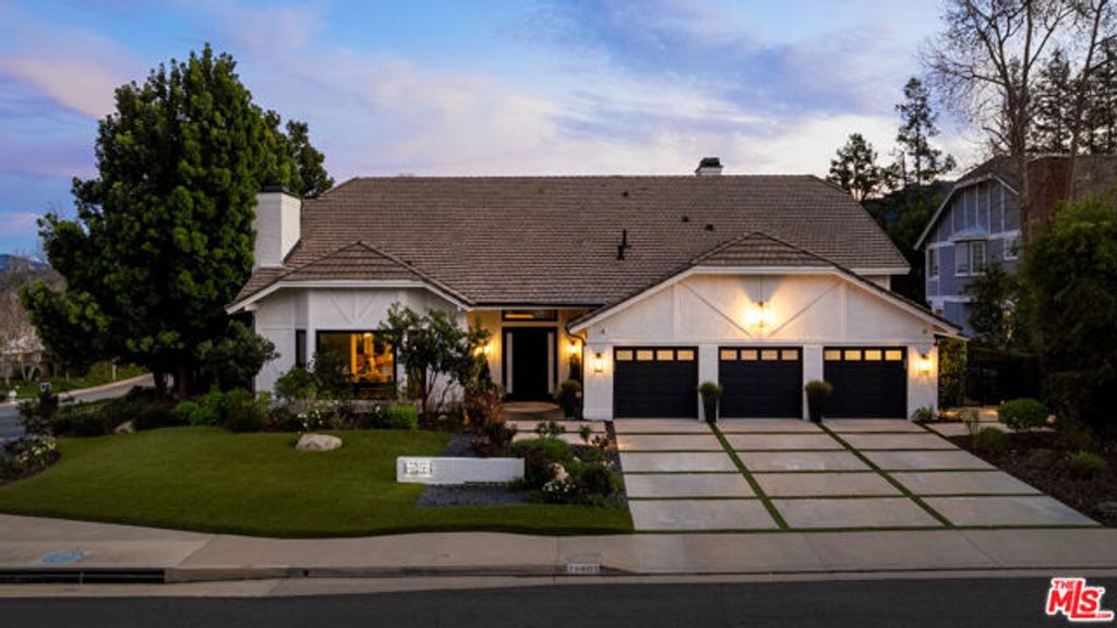 29402 Deerview Court, Agoura Hills, CA 91301