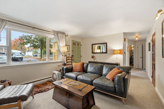 8 Grant St Ext, Framingham, MA 01702