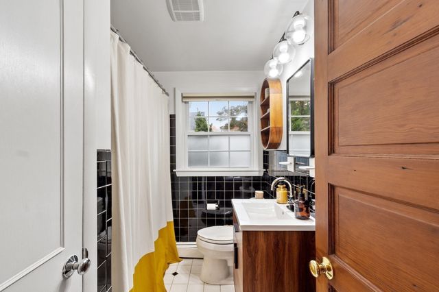 8 Grant St Ext, Framingham, MA 01702