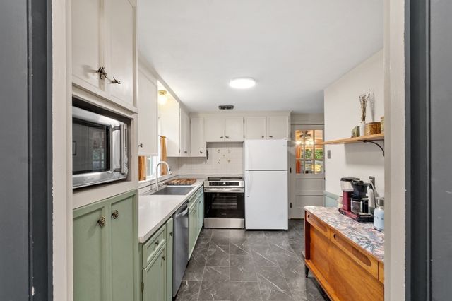 8 Grant St Ext, Framingham, MA 01702