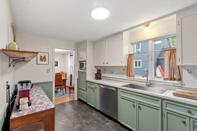 8 Grant St Ext, Framingham, MA 01702