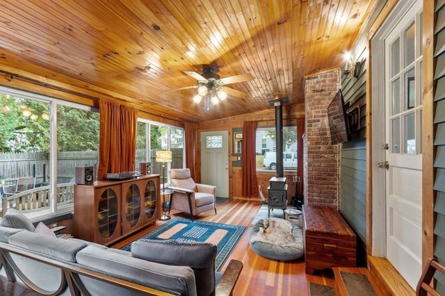 8 Grant St Ext, Framingham, MA 01702
