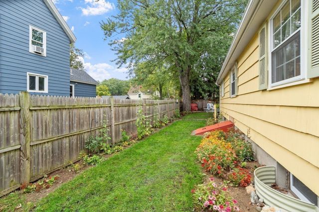 8 Grant St Ext, Framingham, MA 01702