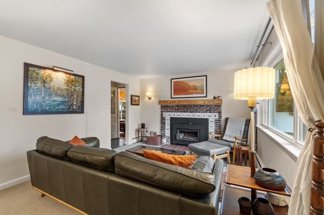 8 Grant St Ext, Framingham, MA 01702