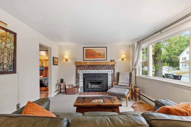 8 Grant St Ext, Framingham, MA 01702