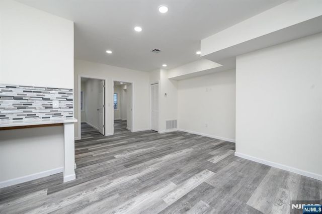 287 Orange Street 2, Newark, NJ 07103
