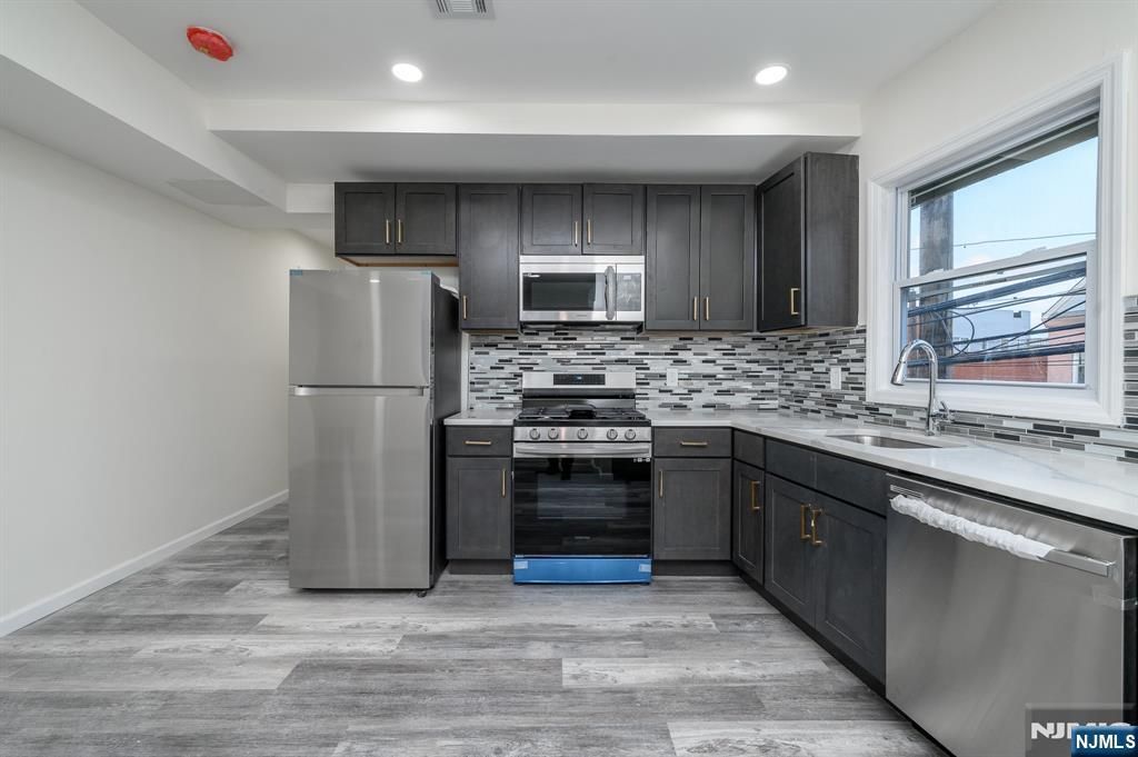 287 Orange Street 2, Newark, NJ 07103