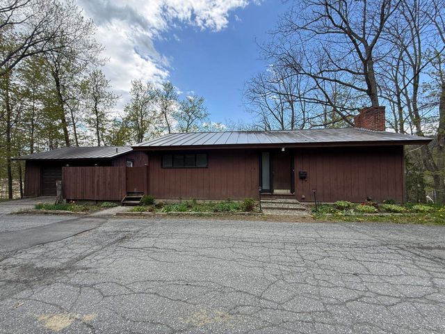 37 Highland Avenue, St. Johnsbury, VT 05819