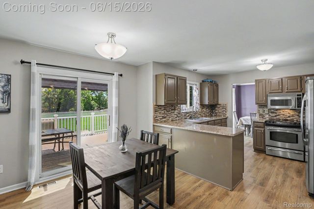 6433 Woodcrest Ridge, Independence Charter Township, MI 48346