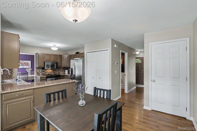 6433 Woodcrest Ridge, Independence Charter Township, MI 48346