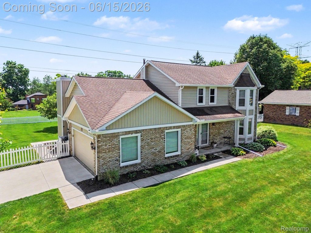 6433 Woodcrest Ridge, Independence Charter Township, MI 48346