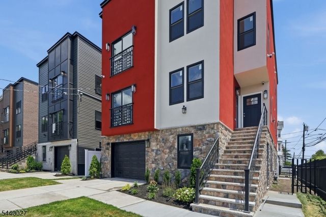 438 S 10Th St, Newark City, NJ 07103