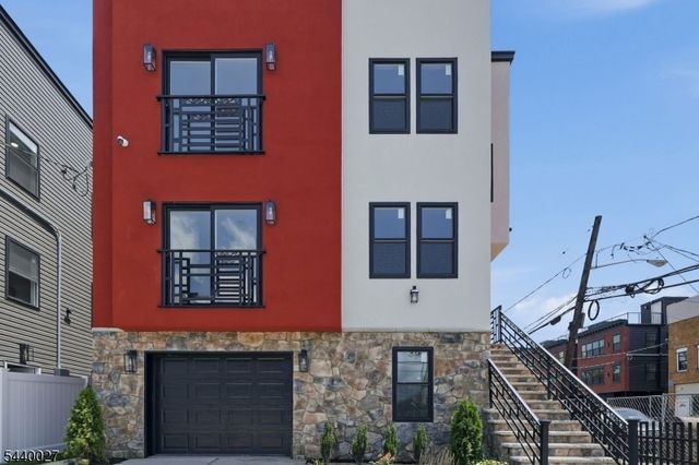 438 S 10Th St, Newark City, NJ 07103