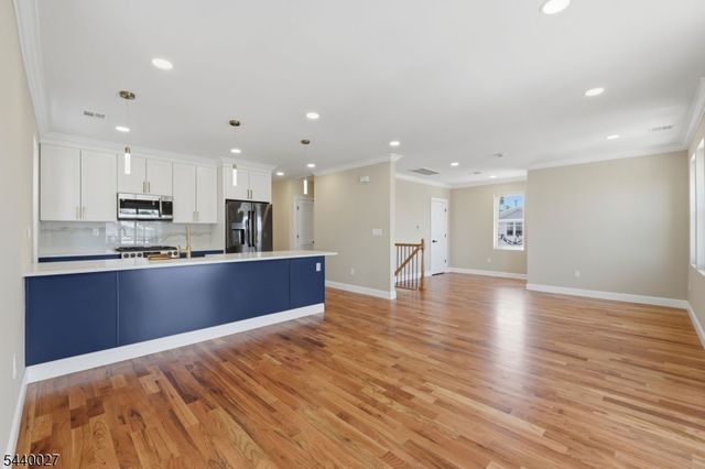 438 S 10Th St, Newark City, NJ 07103