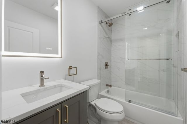 438 S 10Th St, Newark City, NJ 07103