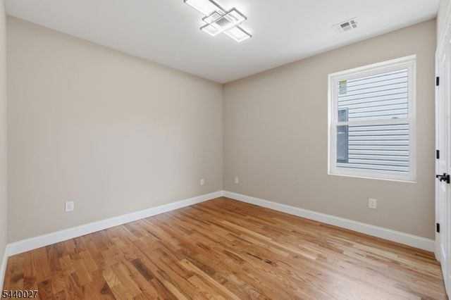 438 S 10Th St, Newark City, NJ 07103