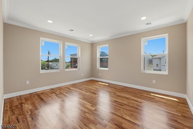 438 S 10Th St, Newark City, NJ 07103