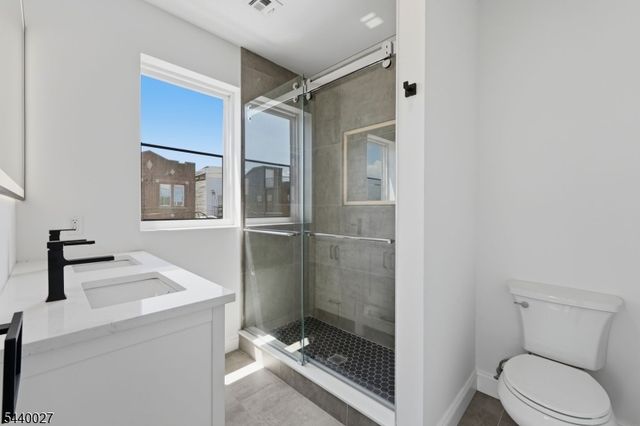 438 S 10Th St, Newark City, NJ 07103