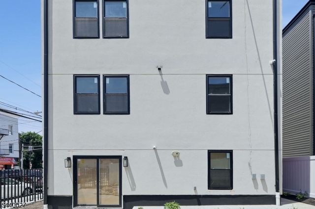 438 S 10Th St, Newark City, NJ 07103