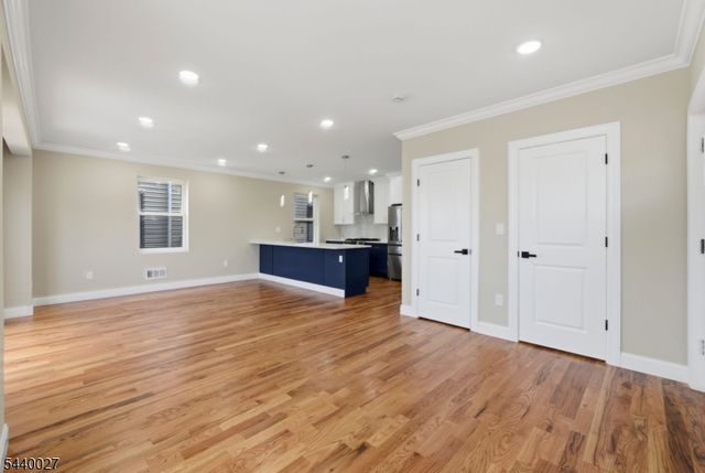 438 S 10Th St, Newark City, NJ 07103