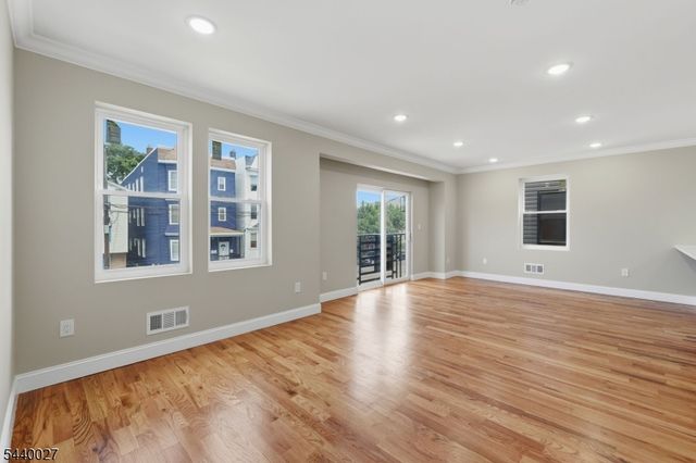 438 S 10Th St, Newark City, NJ 07103