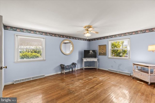 1445 CHAPEL DR, York, PA 17404
