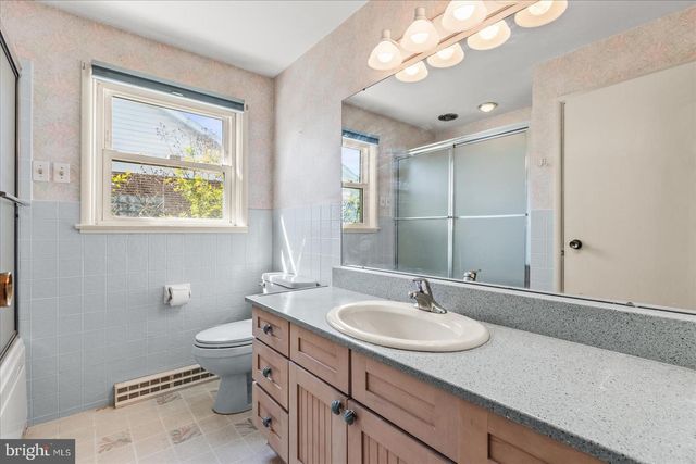 1445 CHAPEL DR, York, PA 17404
