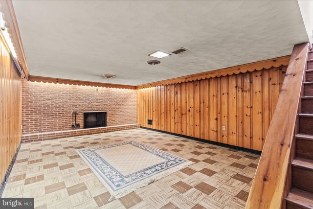 1445 CHAPEL DR, York, PA 17404