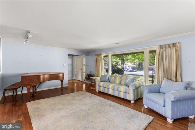 1445 CHAPEL DR, York, PA 17404