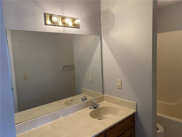 503 Camellia Drive B, Bentonville, AR 72712