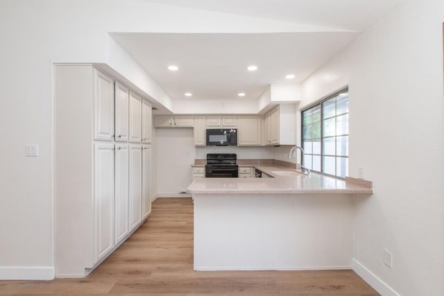 2607 E Larkspur Drive, Phoenix, AZ 85032