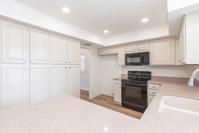 2607 E Larkspur Drive, Phoenix, AZ 85032