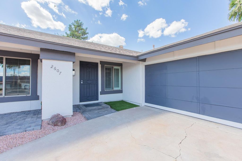 2607 E Larkspur Drive, Phoenix, AZ 85032