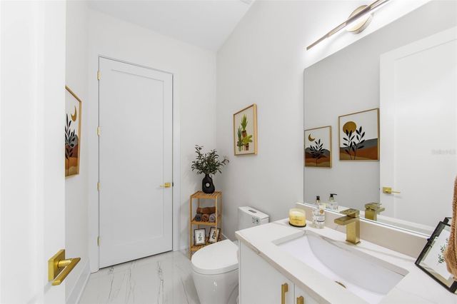 2187 MAIN STREET, Sarasota, FL 34237