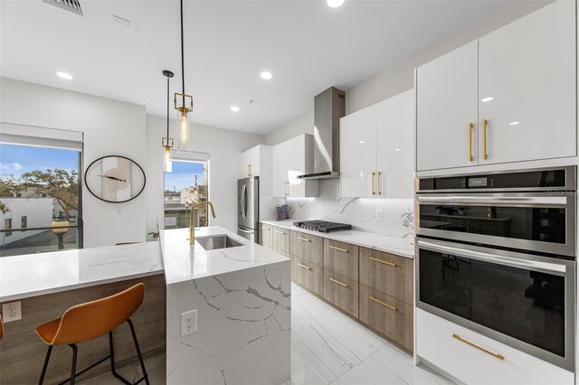 2187 MAIN STREET, Sarasota, FL 34237