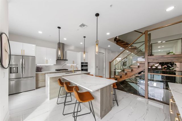 2187 MAIN STREET, Sarasota, FL 34237