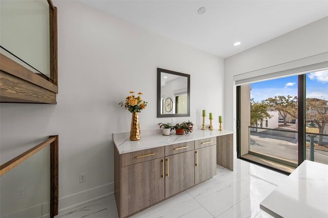 2187 MAIN STREET, Sarasota, FL 34237