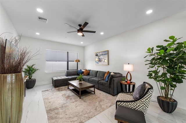 2187 MAIN STREET, Sarasota, FL 34237