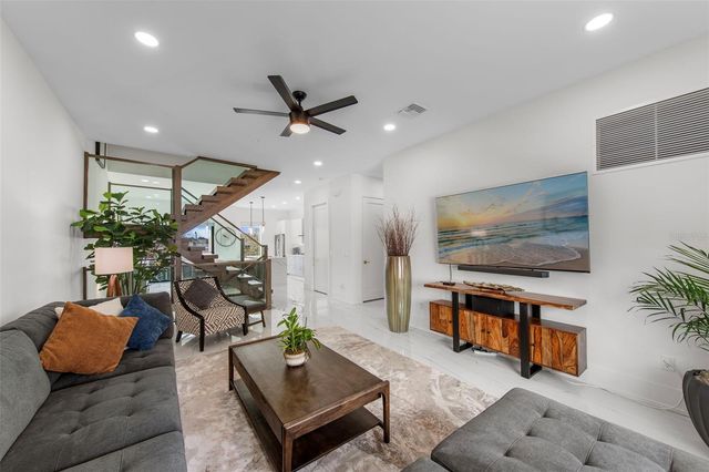 2187 MAIN STREET, Sarasota, FL 34237