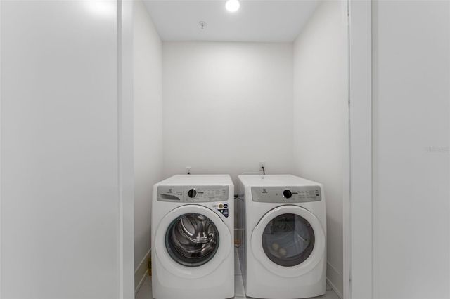 2187 MAIN STREET, Sarasota, FL 34237