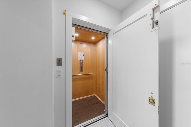 2187 MAIN STREET, Sarasota, FL 34237