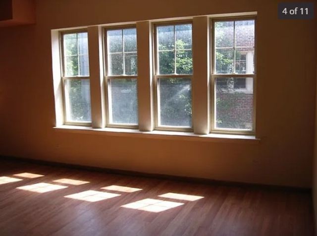 2315 E 70th Place 213, Chicago, IL 60649