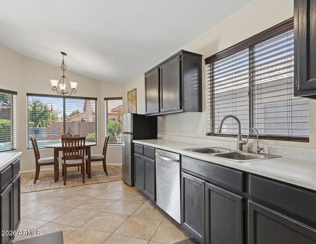 315 W KELTON Lane, Phoenix, AZ 85023