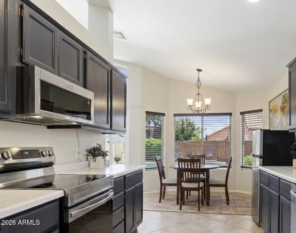 315 W KELTON Lane, Phoenix, AZ 85023