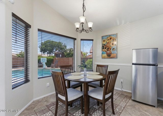315 W KELTON Lane, Phoenix, AZ 85023